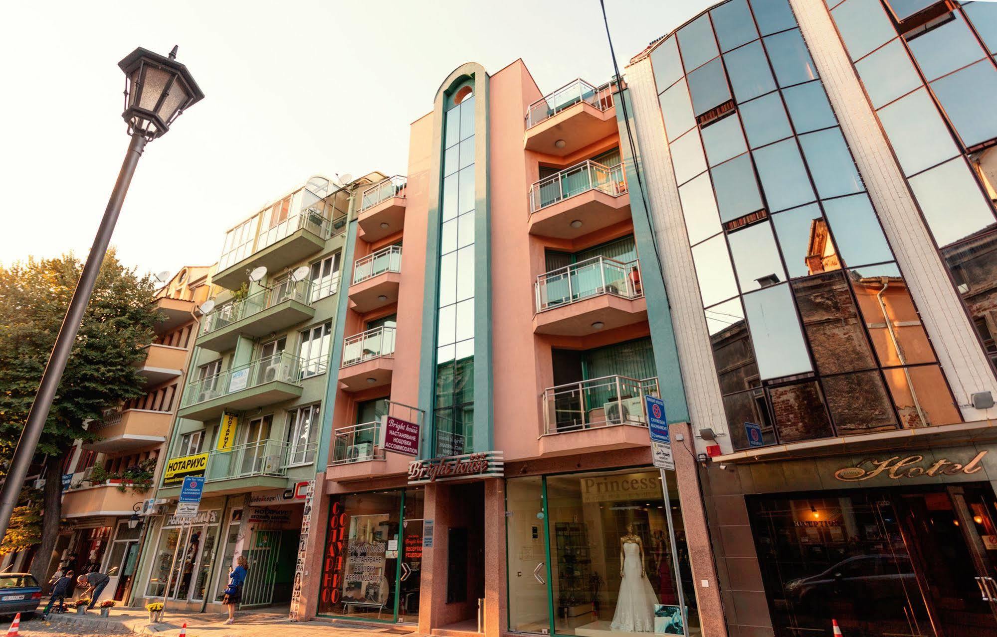 Aparthotel Bright House à Plovdiv Extérieur photo